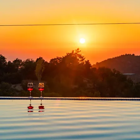 Villa Eco Village *